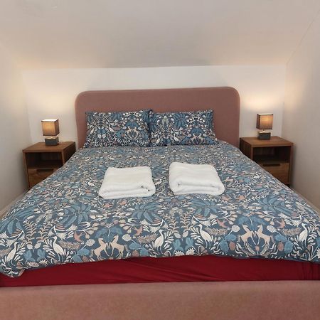 Bright - Central - Sleeps 10 Единбург Екстериор снимка